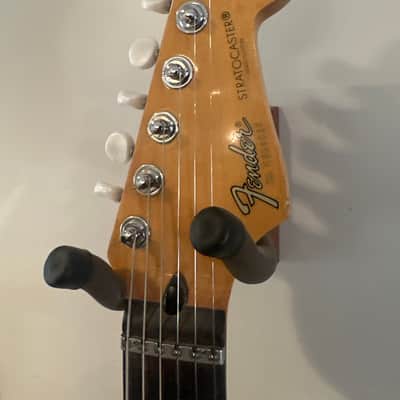 Fender Stratocaster Partscaster 1980-1987 - Yellow image 5