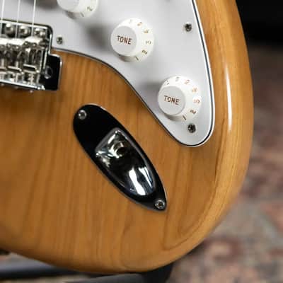 Fender Classic Series '70s Stratocaster Electric Guitar - Natural with Gig Bag - Used image 12