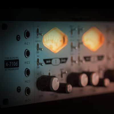 Universal Audio 4-710D 4-Channel Tone-Blending Twin-Finity Microphone Preamplifier *USA Small Business* image 2