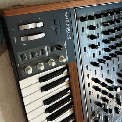 Arturia MatrixBrute 49-Key Synthesizer 2017 - Present - Black image 9