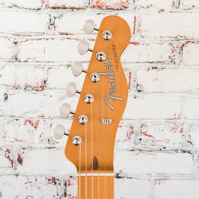 Fender - Vintera III Late '50s Telecaster - Electric Guitar w/ Maple Fingerboard - Butterscotch Blonde - w/ Deluxe Gigbag image 3