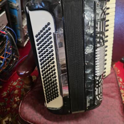 Pollina Piano Accordion 41/120 Made in Italy w Case and Straps image 3