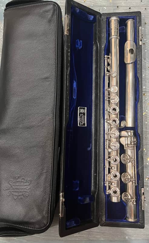 William S Haynes Handmade Conservatory Flute 1980 - Silver image 1