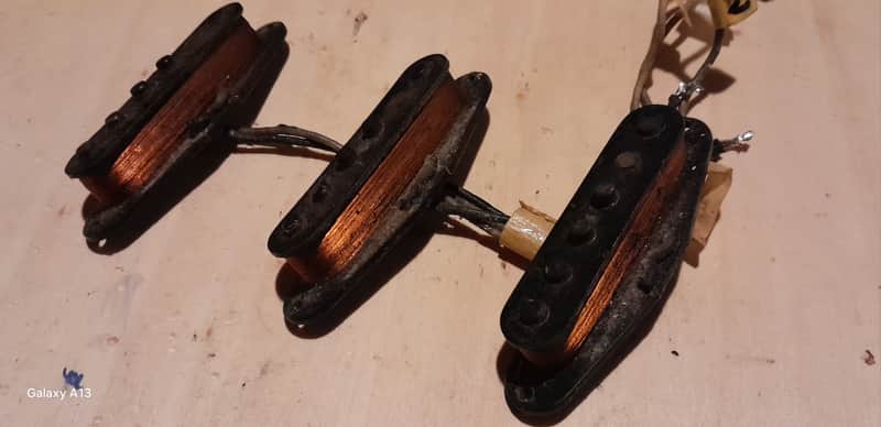 1963 Fender stratocaster pickups pre-CBS vintage original matched set, all original wires & windings - clean for their age -- Fairly hot set -- Bridge 6.12k, Middle 5.96k, Neck 6.0. parts for luthier restoration project '63 1960s 60s Strat image 1