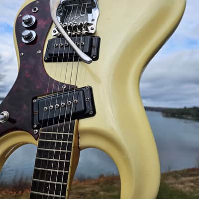 Mosrite Mark I (Ventures) 1965 - Pearl White - Made in USA image 6