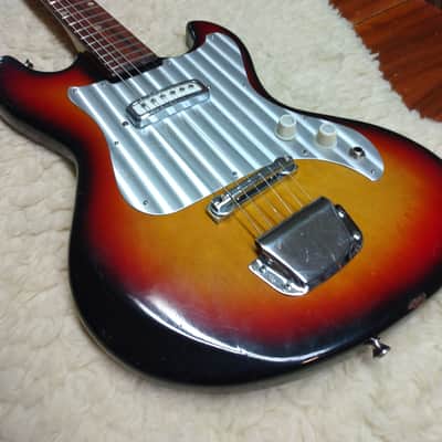 Kingston (Teisco) early 60's Swinger Short Scale 3-Tone Sunburst w/Gig Bag image 2