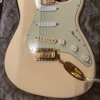 2019 Fender American Professional Stratocaster Olympic White w/ Lace Sensors & Gold Hardware OHSC image 2