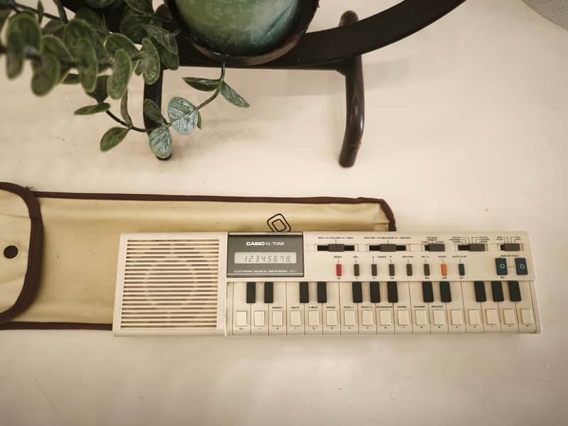 Casio VL-1 VL-Tone 29-Key Synthesizer Keyboard 1979 - 1984 - White Bild 1