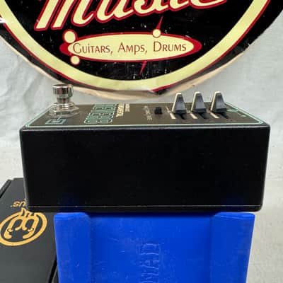 Walrus Audio Fundamental Reverb Pedal with Box image 4