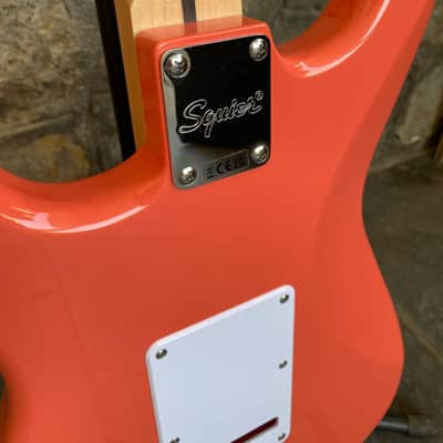 Squier Sonic Strat HSS TCoral image 14