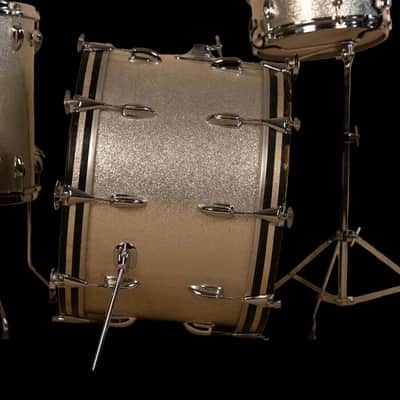 Slingerland Drumset Sparkling Silver Pearl 60`s - Sparkling Silver image 9