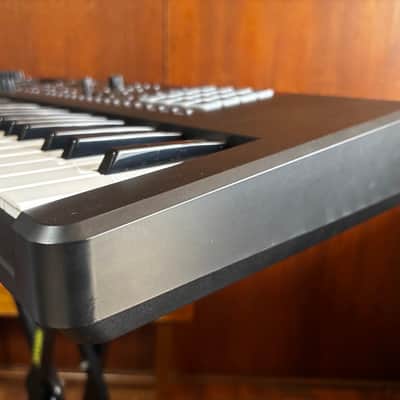 Roland FANTOM-07 76-Key Workstation Keyboard w/ gig bag image 7