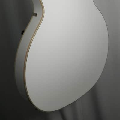 Guild Starfire I SC Single Cut Semi Hollow w/ Tremolo Snowcrest White Bild 8