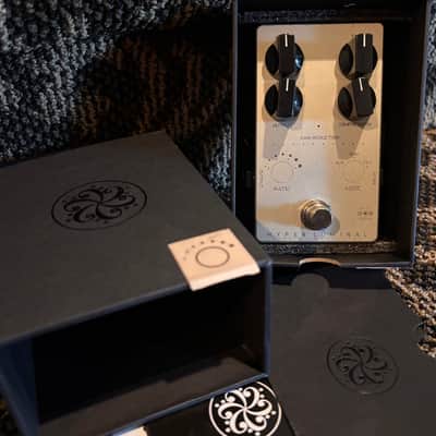 Darkglass Electronics Hyper Luminal Hybrid Compressor 2018 - Present - Silver image 1