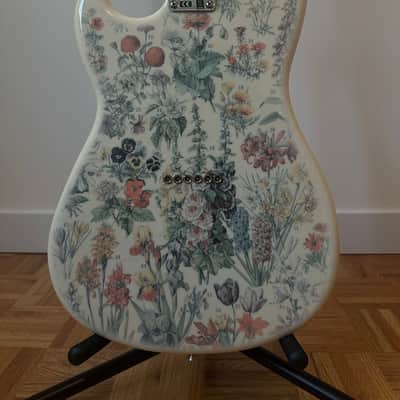 Fender Shawn Mendes Foundation Musicmaster 2020 - Yellow Floral image 9