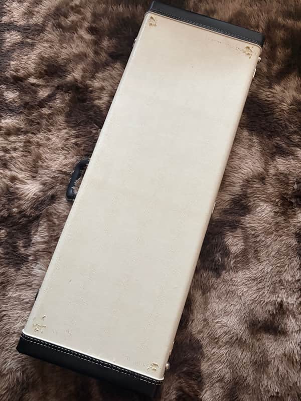 Fender Limited Edition G&G Legacy Series Strat / Tele USA Hard Case - Snake Skin White image 1