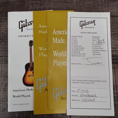 GIBSON CUSTOM SHOP J-45 Acoustic Guitar Classic Design image 13