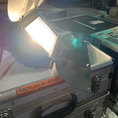 ARRI 1000W MiniFlood Fresnel Tungsten Light with Barndoors image 4