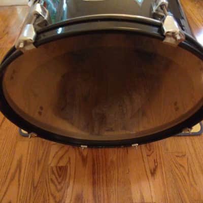 Pearl Roadshow extra deep 22 round x 18 inch bass drum gloss black excellent image 7