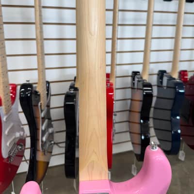 Squier Sonic Stratocaster HT H - Flash Pink - B Stock image 6