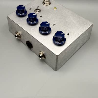 RCO Pedals SHU PXL (Pixel build on strip board) 2026 - Raw aluminum with blue knobs image 3