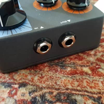 Keeley Synth 1 Reverse Attack Fuzz Wave Generator 2019 - Present - Grey / Red / Blue image 9