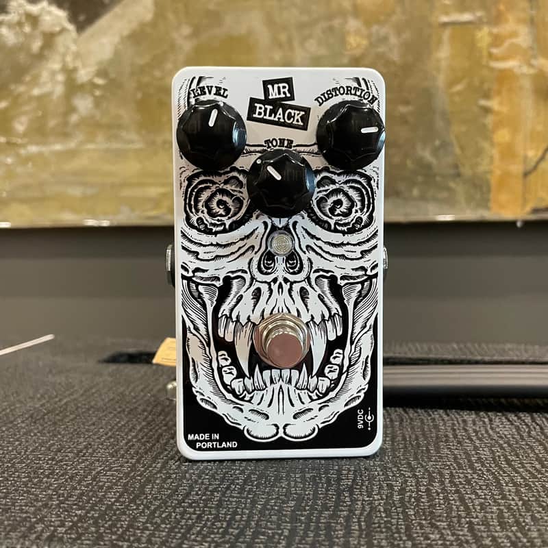 Mr. Black White Widow Distortion image 1