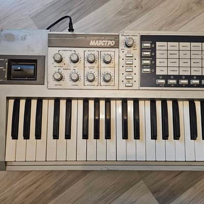 Maestro Synthesizer USSR Soviet Formanta/ polivoks factory Analog Synth Vintage