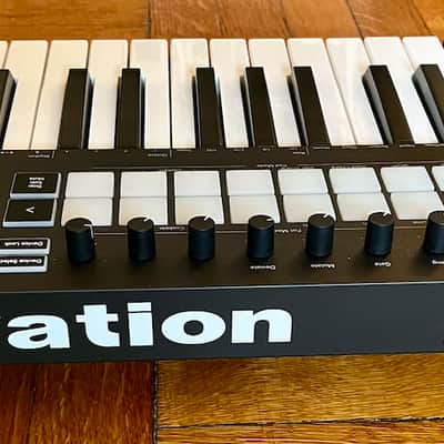 Novation Launchkey 25 MK3 25-key Keyboard Controller image 2