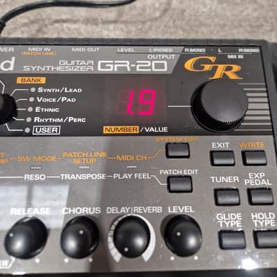 Roland GR-20 - Guitar Synthesizer - Complete System - Excellent w/ Cables & Power Supply image 10