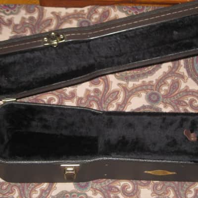 lightly handled (late 90s-early 00s) Taylor Grand Concert Deluxe Brown Hardshell Case (5200-54 but reg black lining) textured dark brown vinyl over 3-ply wooden structure, Foam padding covered w/ reg black plush  lining, brass plated HW, leather handle image 7
