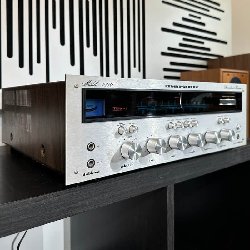 Marantz Model 2230 30-Watt Stereo Solid-State Receiver 1972 - 1974 - Silver with Wood Case image 1