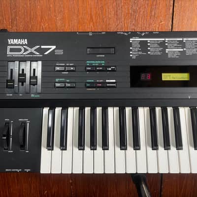 Yamaha DX7s FM Digital Programmable Algorithm Synth w/ gig bag New battery!! image 2