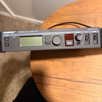 Shure P9T / PSM900 Wireless IEM System: K1 Band, 596-632MHz WITH (3) P9R Receivers 2010s image 3