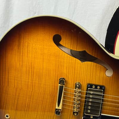 Yamaha SA2200 sa-2200 Semi-Hollowbody Guitar with Gator Case 2020 image 5