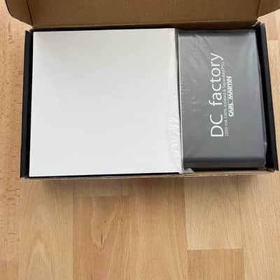 Carl Martin DC Factory 2021 - Present - Grey image 2