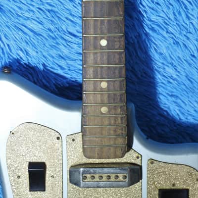 Formanta Solo II Soviet Offset Electric Guitar Jaguar Jazz With Fuzz image 4