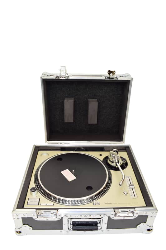 Technics SL-1200M3D Direct-Drive Turntable w/ Odyssey Road Case image 1