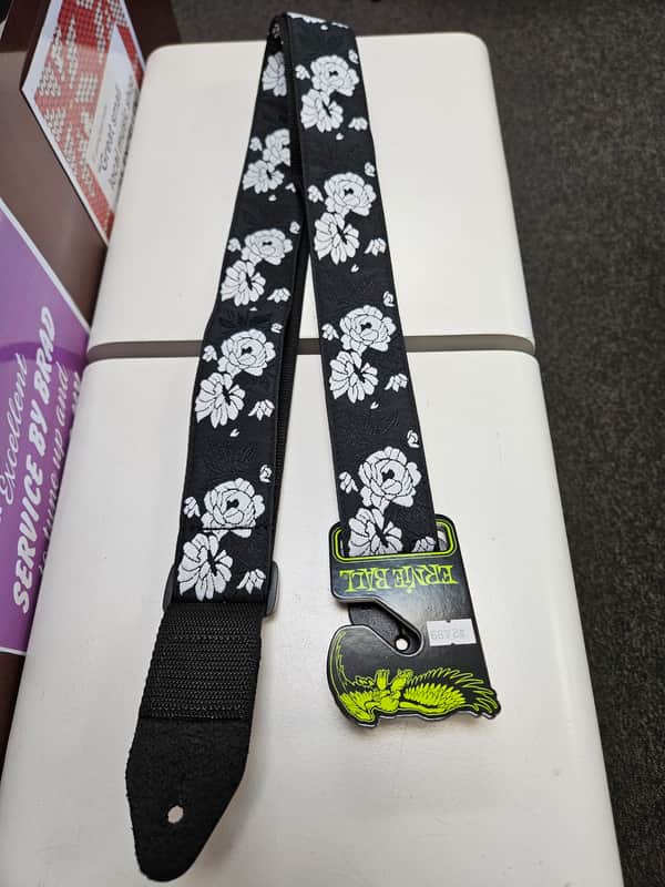 Ernie Ball Jacquard Guitar/Bass Strap - Vanilla Rose image 1