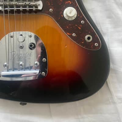 1980s Fender Jazzmaster MIJ FujiGen E-Series (1984–1987) – Sunburst – with hard case image 3