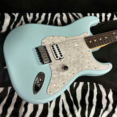 Mint MINT 2023 Fender Limited Edition Tom DeLonge Signature Stratocaster Daphne Blue 7lbs- Authorized Dealer- In Stock! G01839 image 2