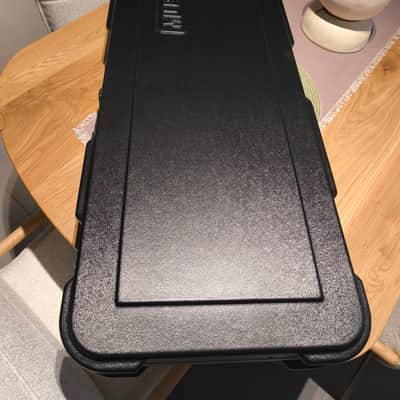 ERNIE BALL MUSIC MAN HARD CASE MM5983 - black image 3