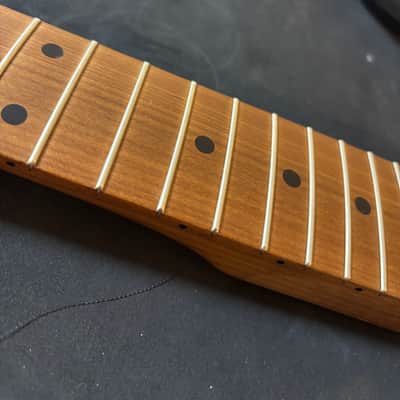 Warmoth Stratocaster neck - Roasted Maple vintage spec image 6