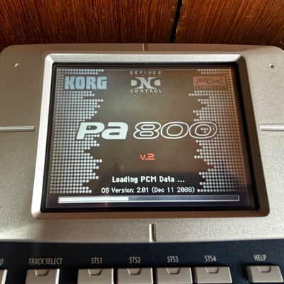 Korg Pa800 - Professional 61-Key Arranger Keyboard with Built-In Speakers w/ bag image 5