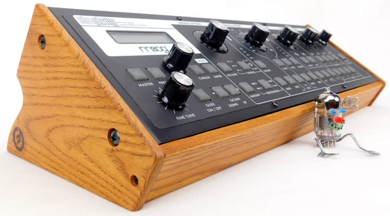 MOOG Slim Phatty Analog Synthesizer Desktop + Holz + Neuwertig + 1,5J Garantie image 1