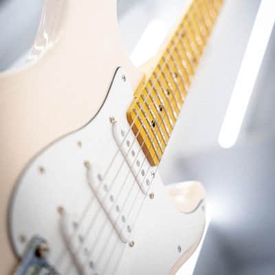 G&L Tribute Legacy White MP image 4