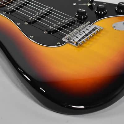 Fender ST-72 CIJ Stratocaster Three Tone Sunburst Finish Electric Guitar image 4