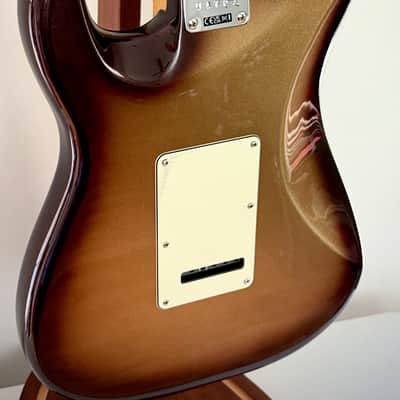 Fender American Ultra Stratocaster with Maple Fretboard 2024 - Mocha Burst image 10
