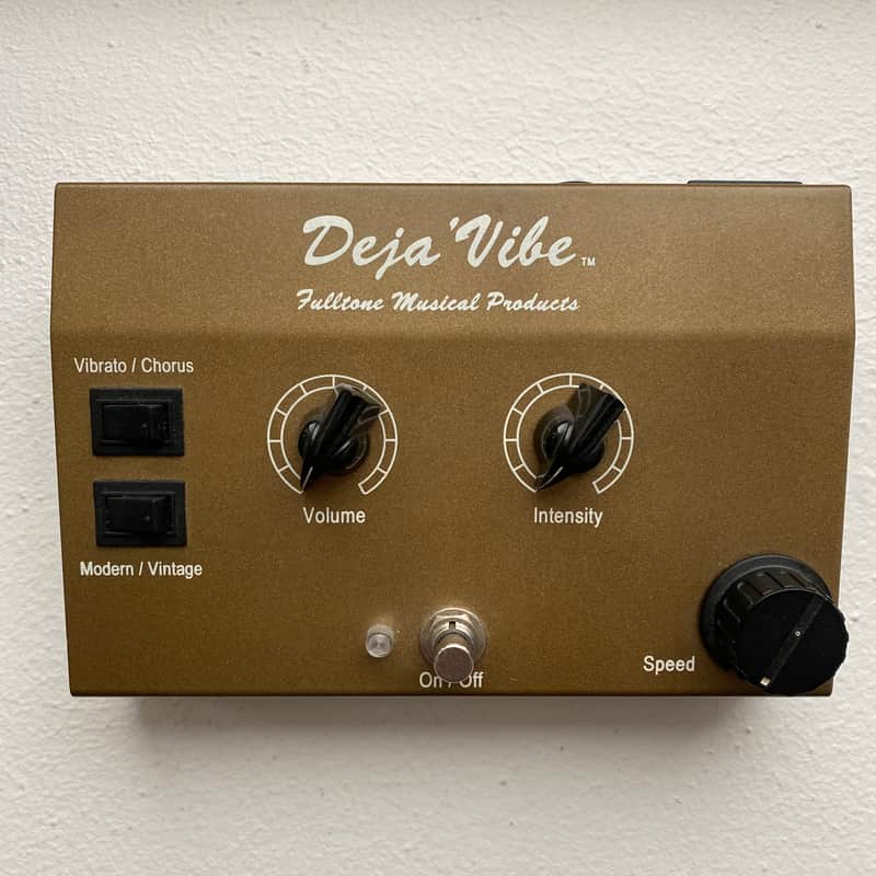 Fulltone Vintage Deja Vibe Gold 230V Version image 1