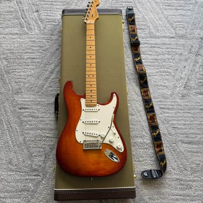 Fender American Select Stratocaster with Maple Fretboard 2012 - Cherry Burst